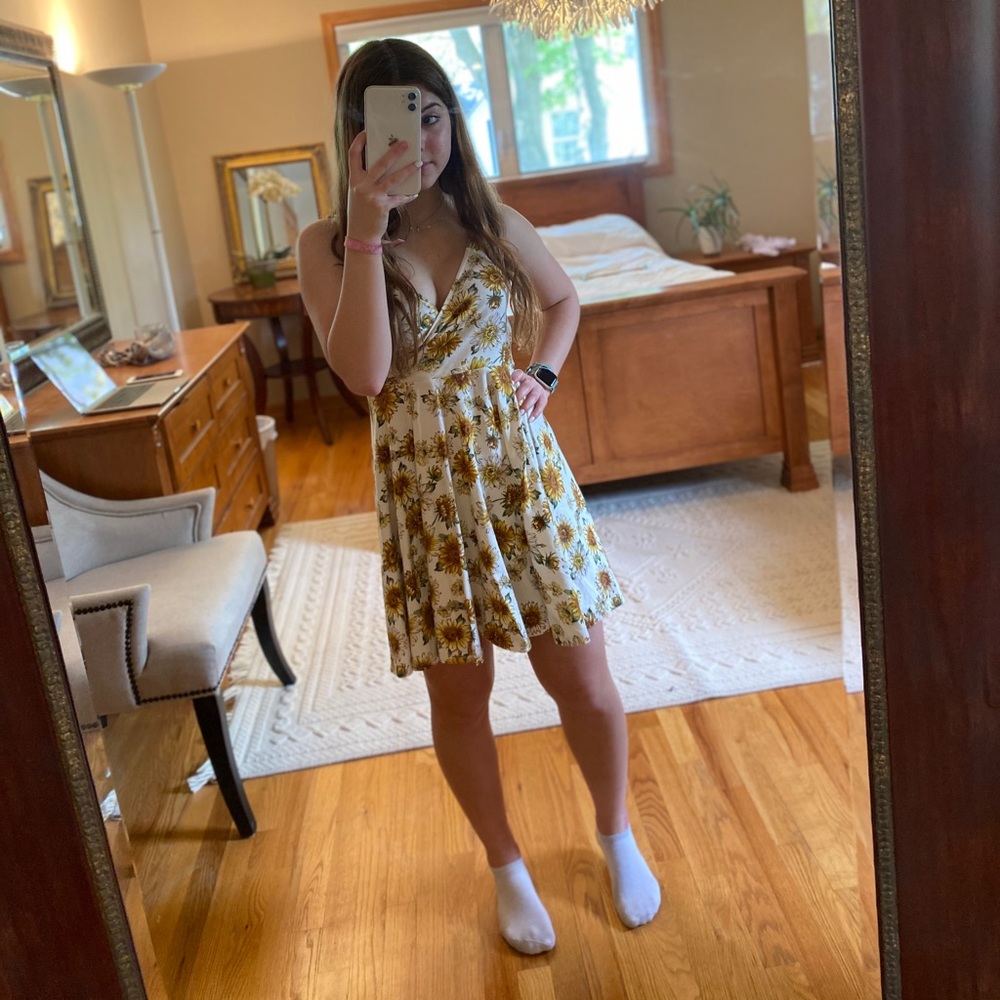 FOREVER 21 FLORAL FLOWY DRESS SMALL